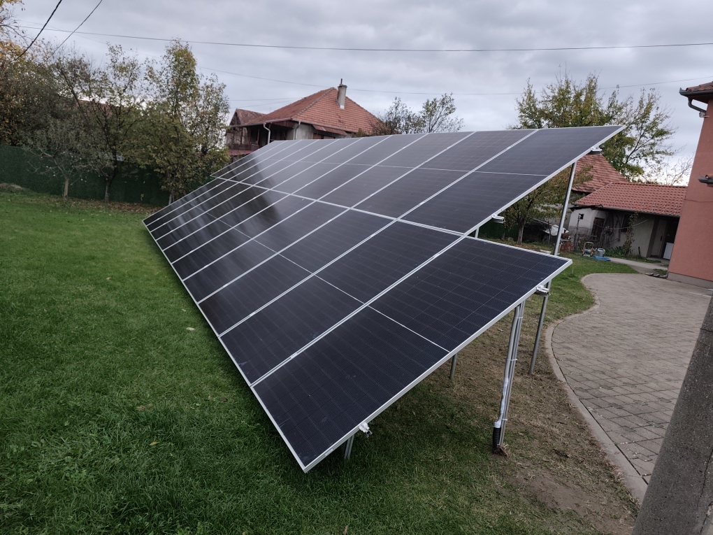 Samostojeća solarna konstrukcija